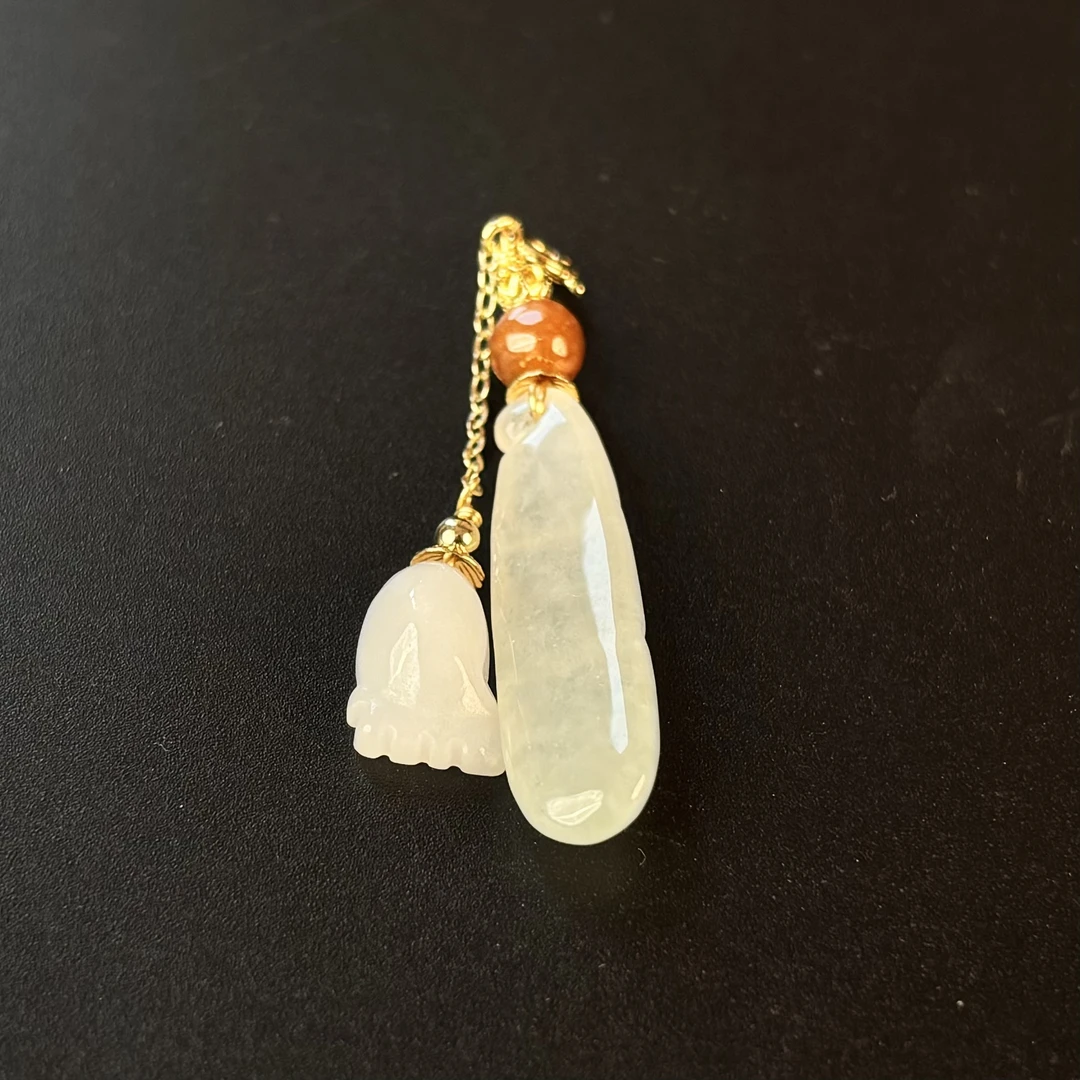 天然缅甸A货三元福豆挂件白色女士高冰精雕