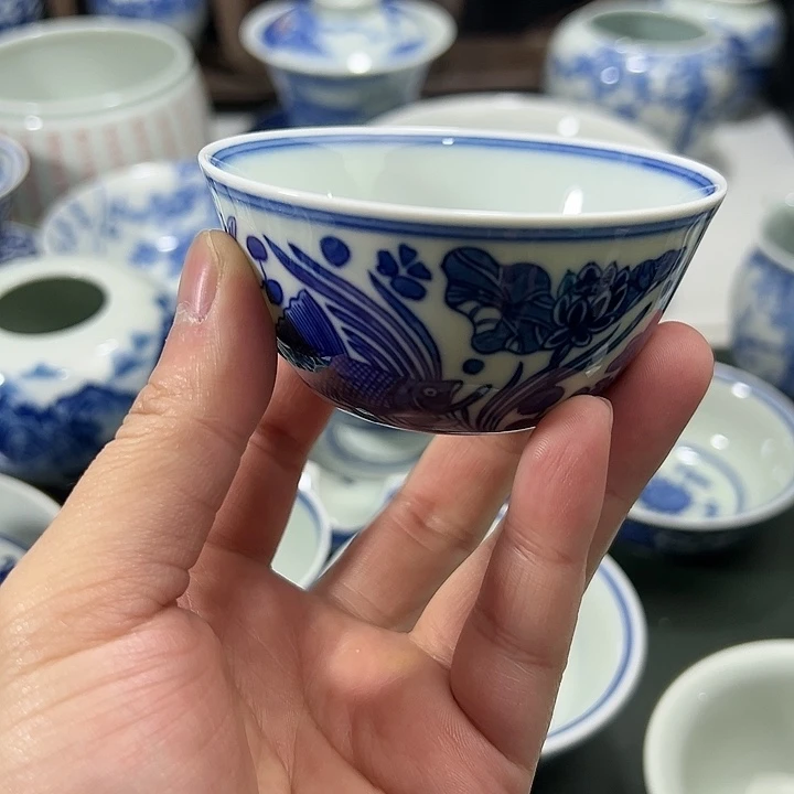 微瑕柴窑鱼藻纹薄胎鸡缸杯