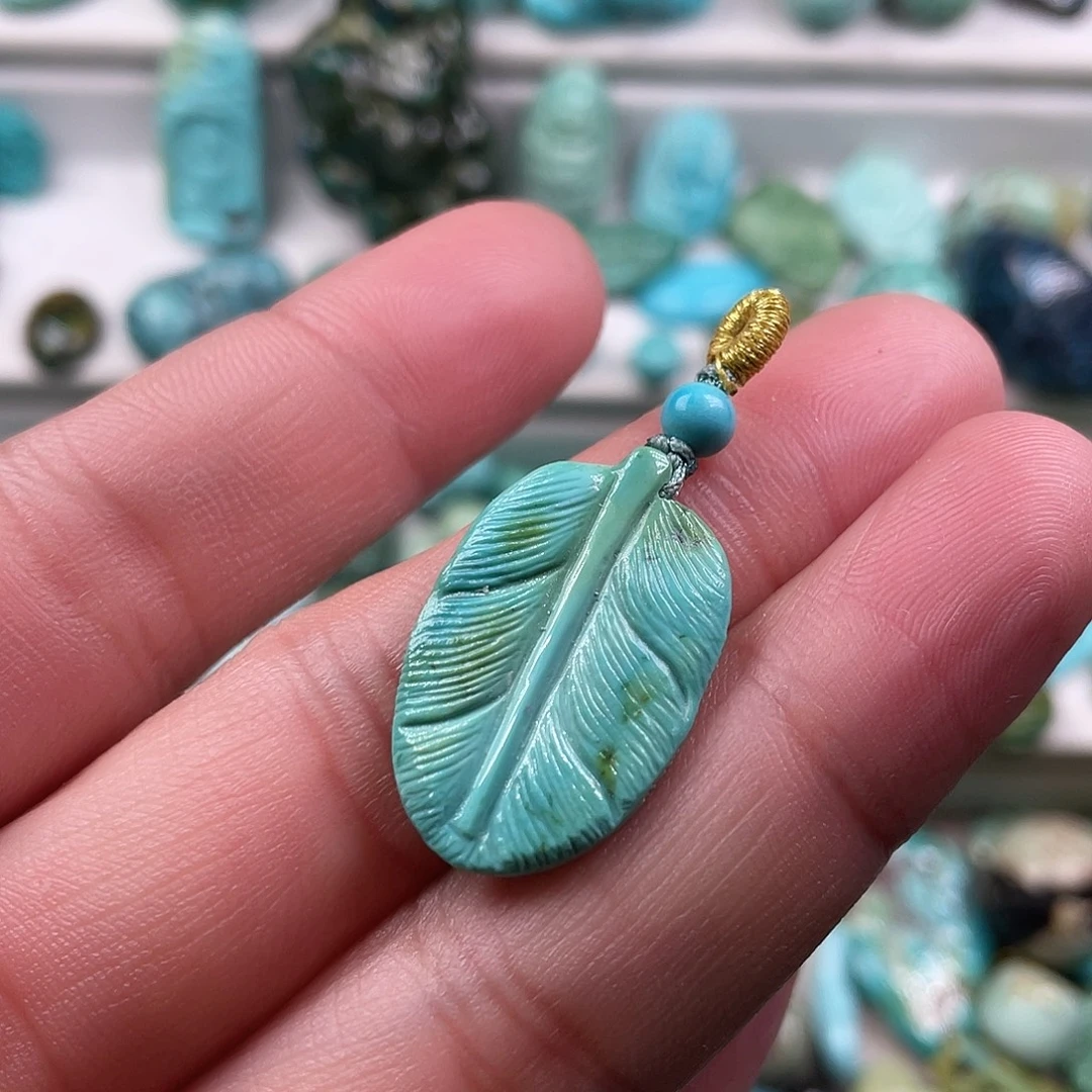 绿松石未镶嵌颈饰