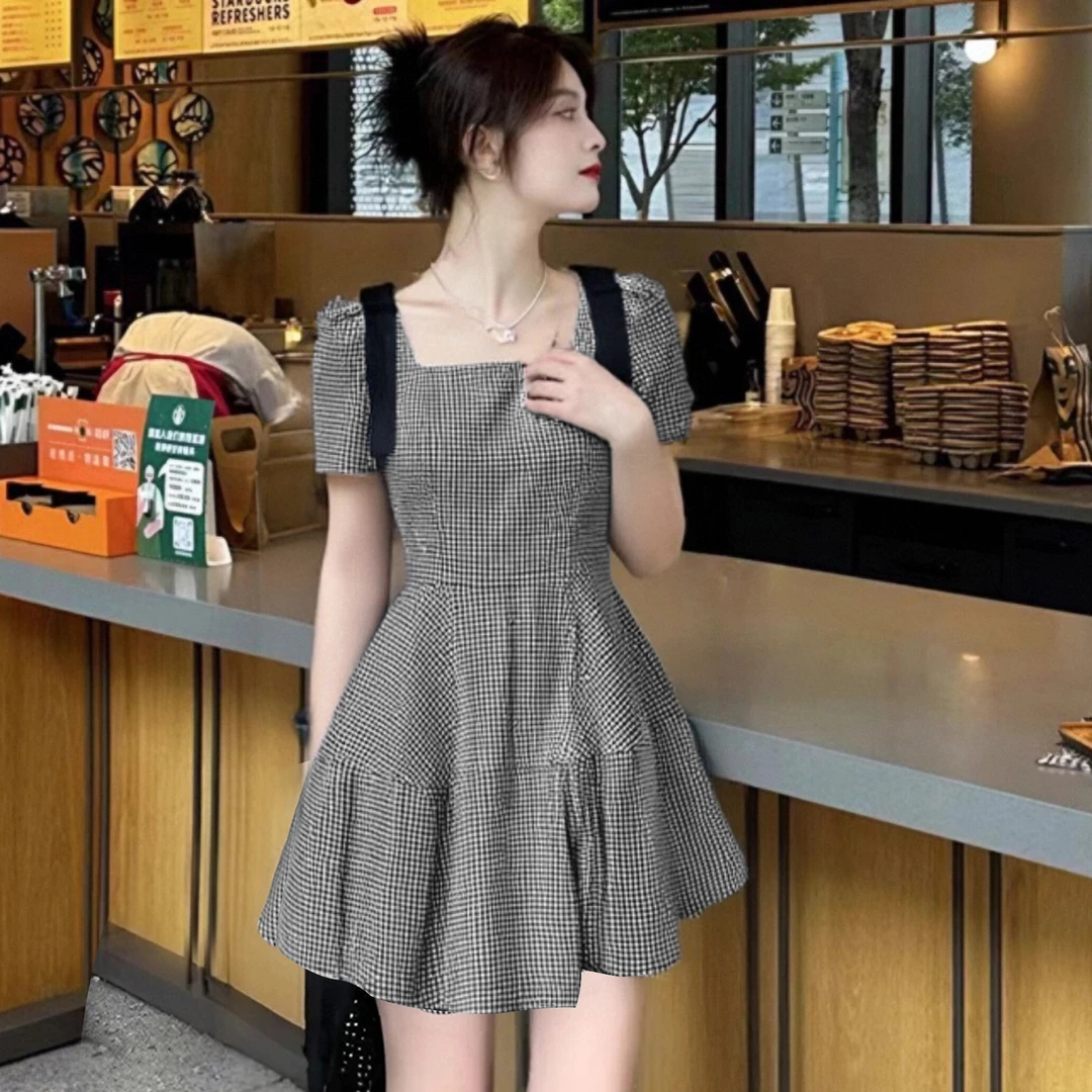 A法式高级感黑白撞色方领连衣裙夏时尚收腰显瘦a字短裙D1319