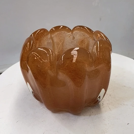 琉璃花瓶高9厘米口径8厘米