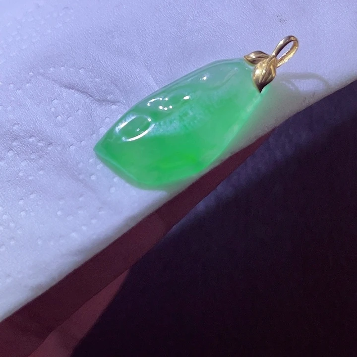 翡翠18K金镶嵌颈饰翡翠
