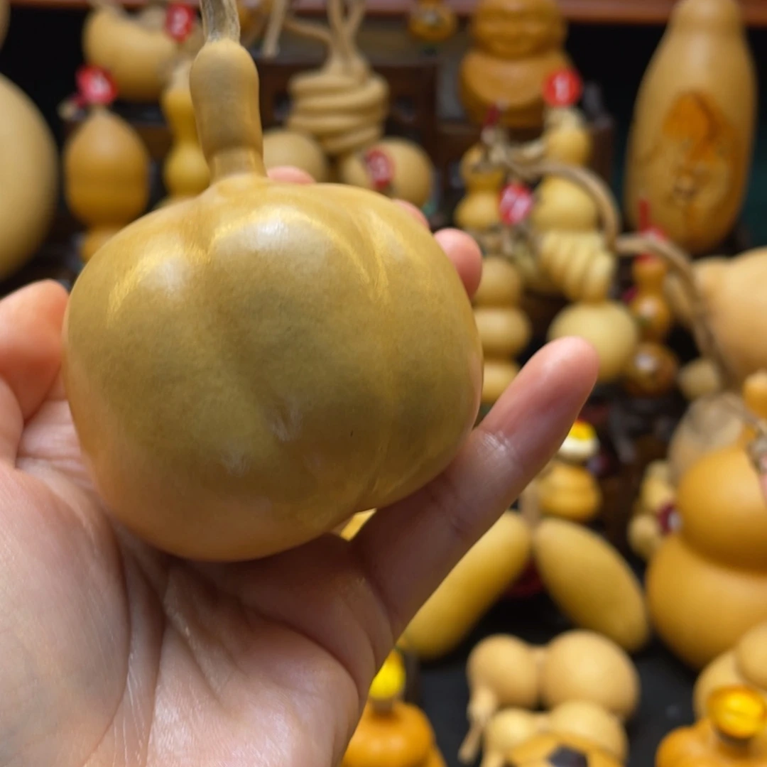 泡**?葫芦等多种颜色的花鸟画作品在全国各