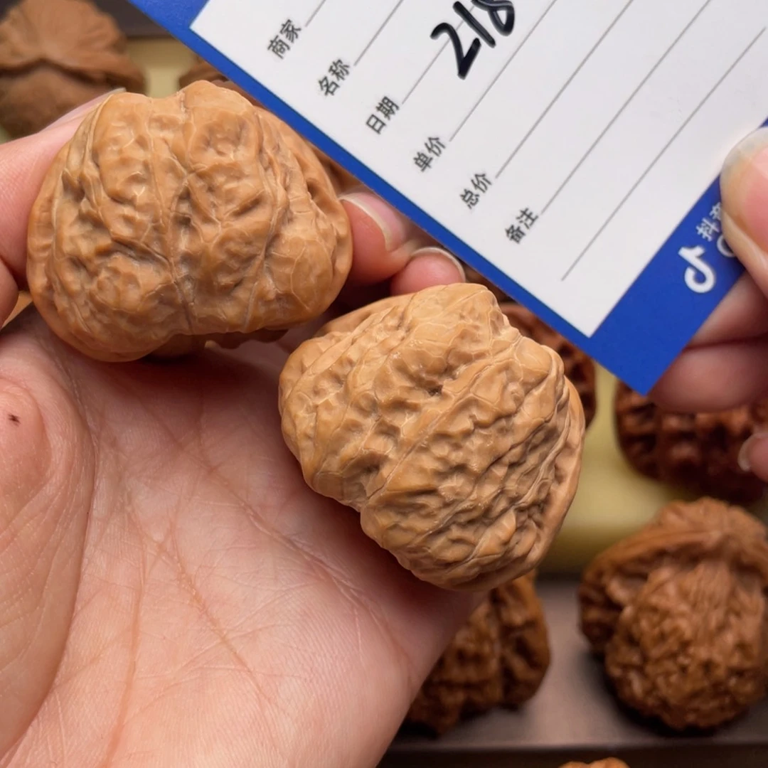 卞***生文玩核桃吊坠218号41+蛤蟆