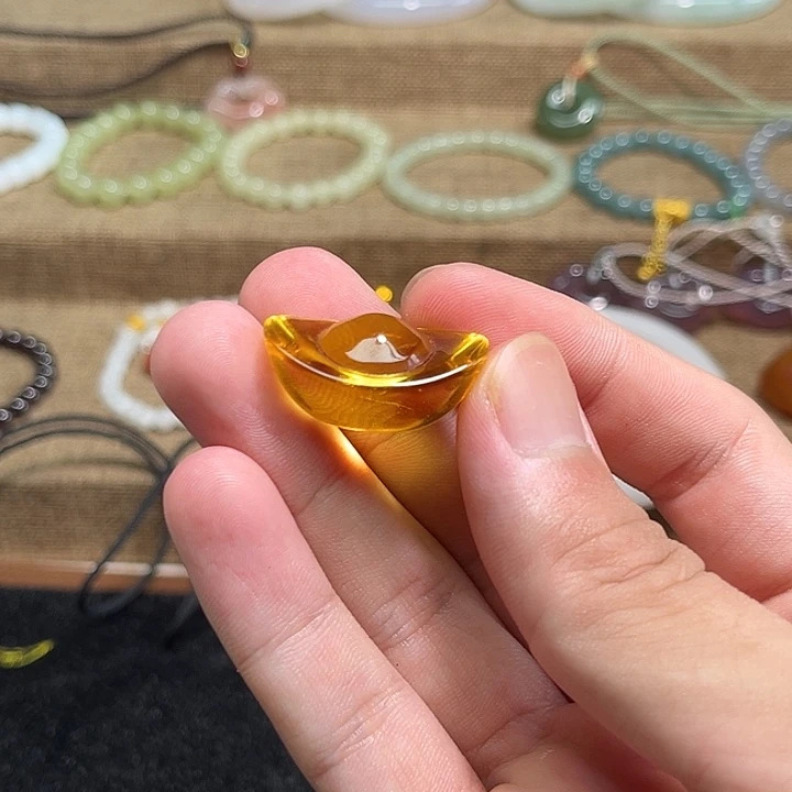 手串未镶嵌和田玉小**.