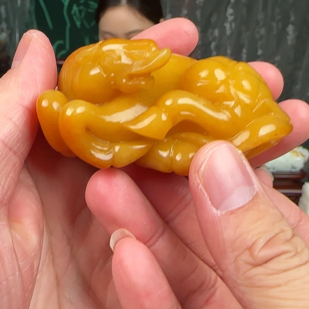 和田玉未镶嵌把件