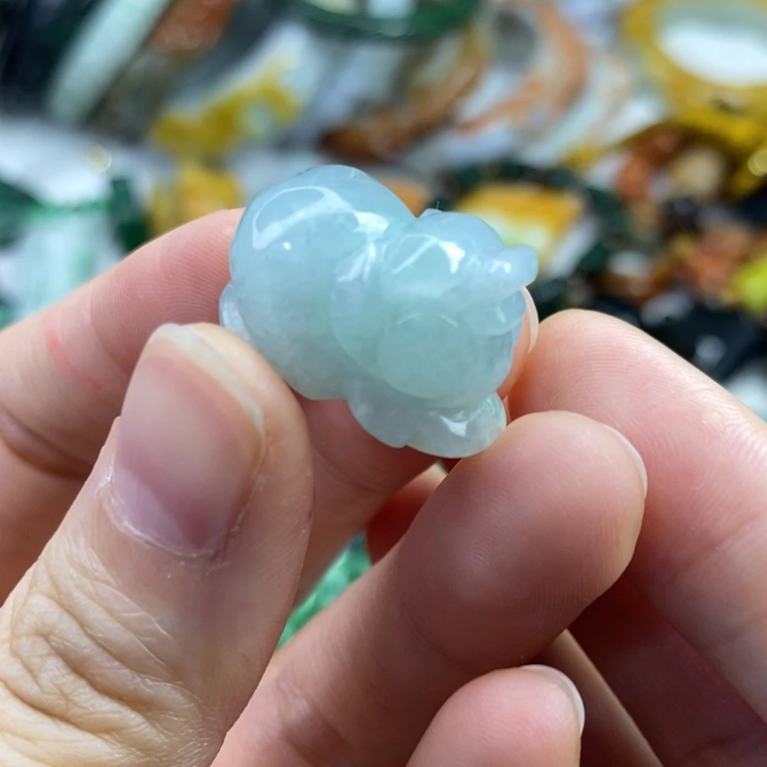 翡翠未镶嵌颈饰吊坠