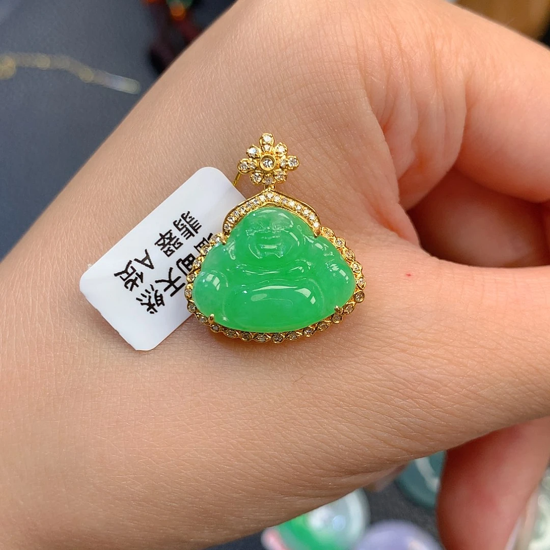 颈饰18K金镶嵌翡翠翡翠