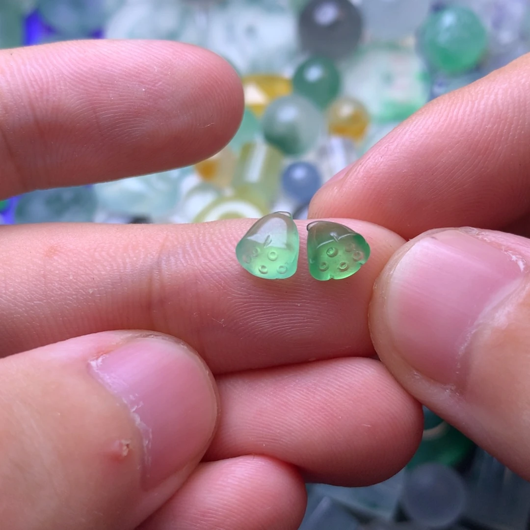 定制翡翠未镶嵌挂件