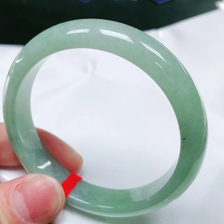 翡翠手镯（圆镯）未镶嵌天然翡翠手镯