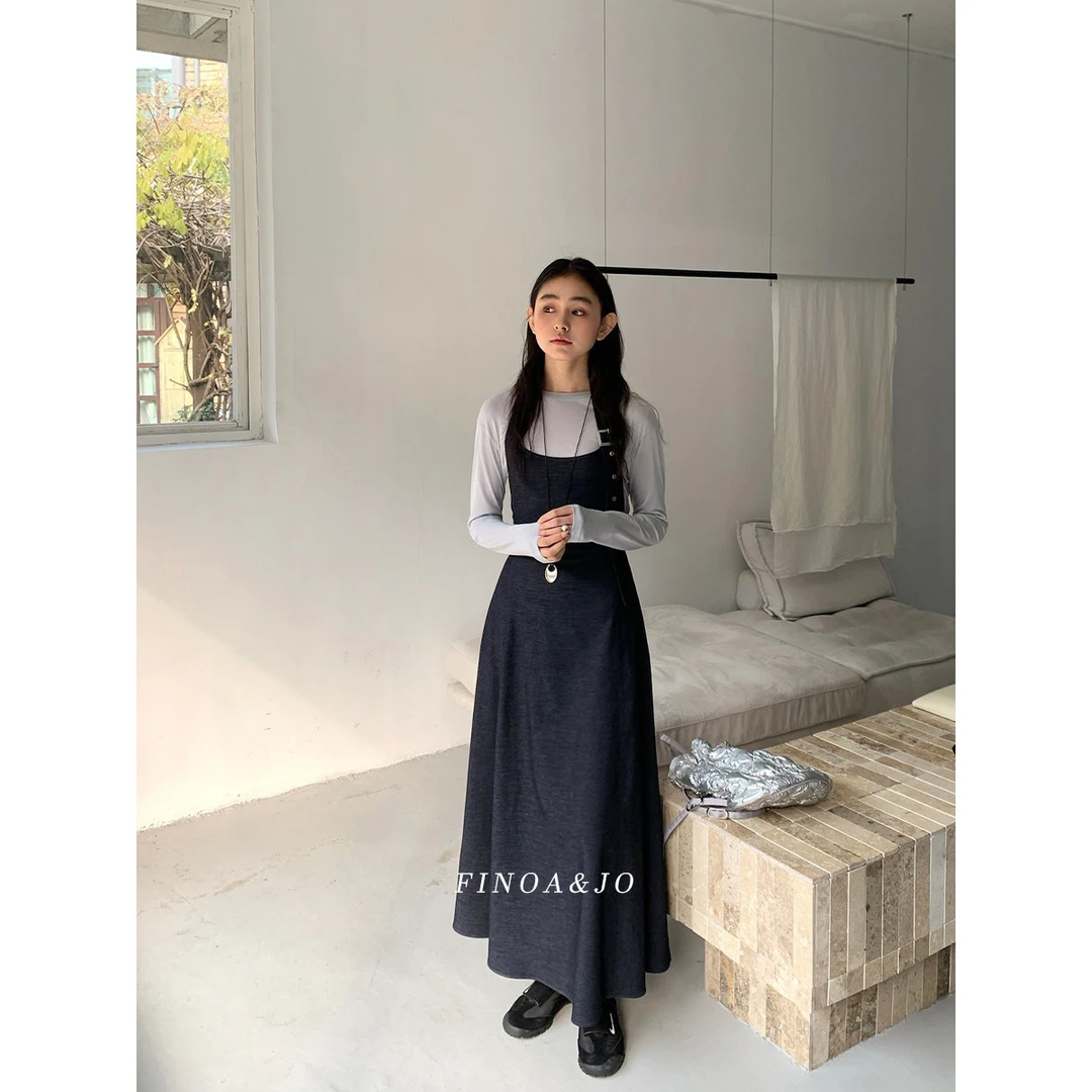 费挪 FINOA十三行2025春款韩式复古气质挂脖牛仔连衣裙显瘦长袖