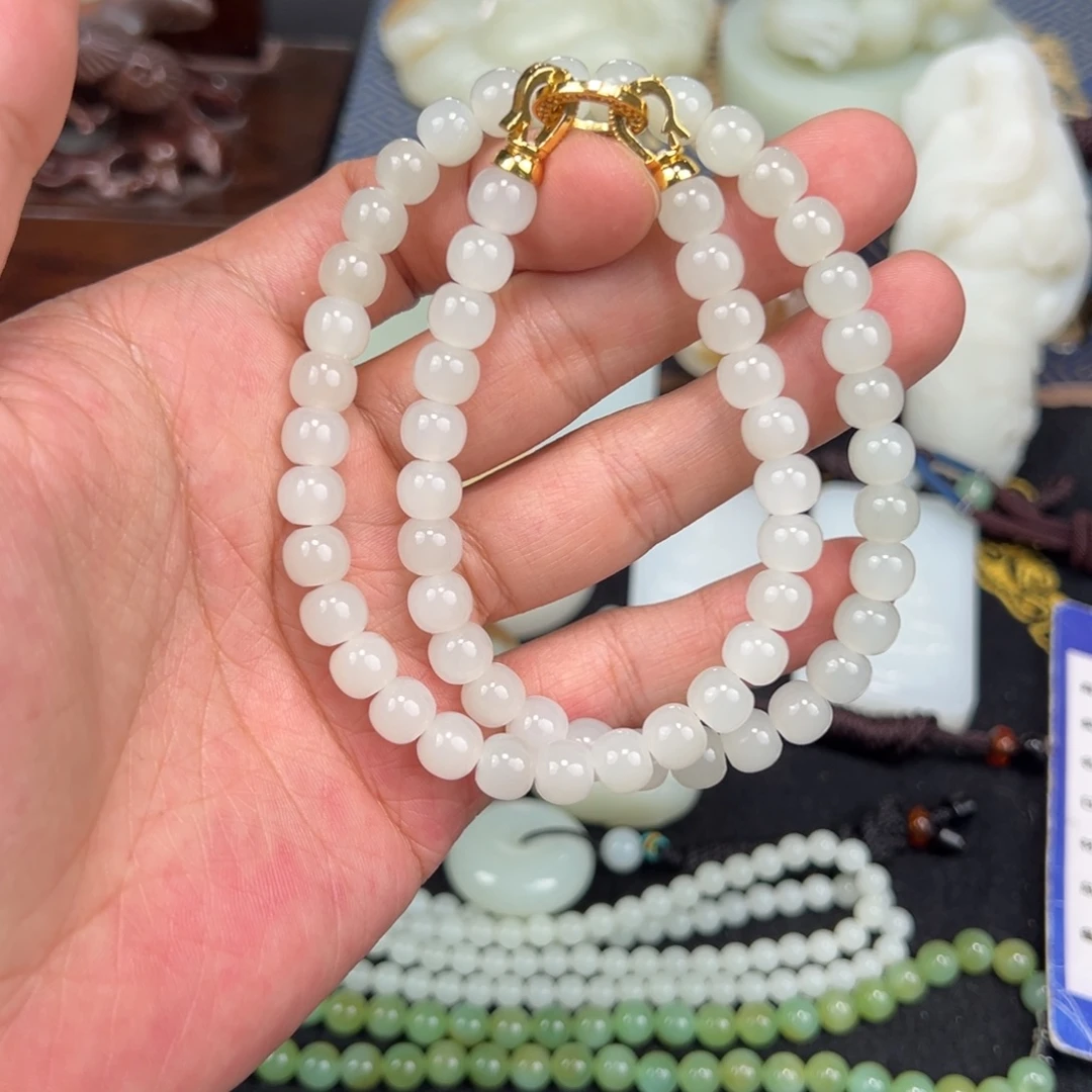 和田玉未镶嵌颈饰于田