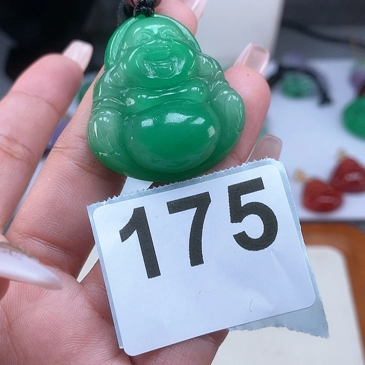 翡翠颈饰未镶嵌吊坠