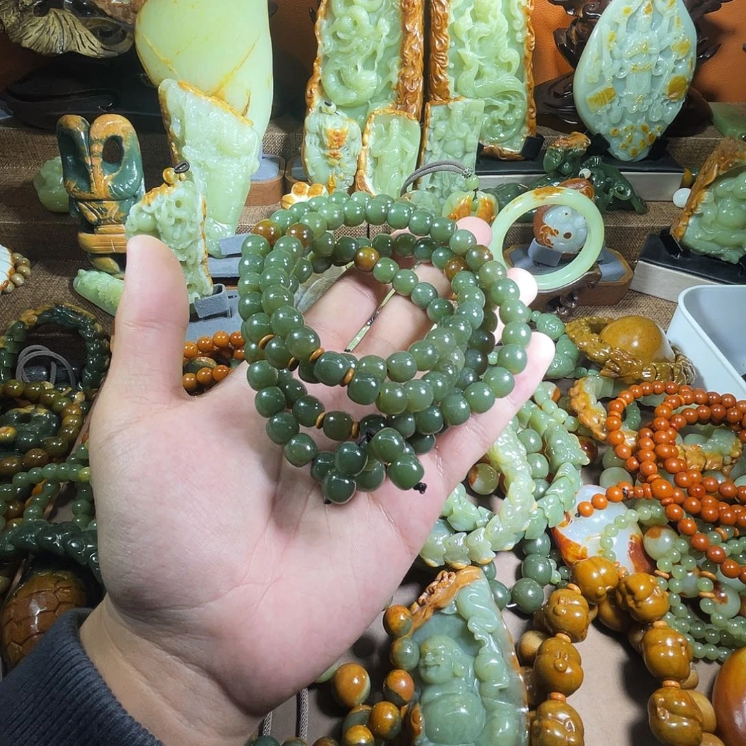 透闪石质玉未镶嵌珠宝奇石