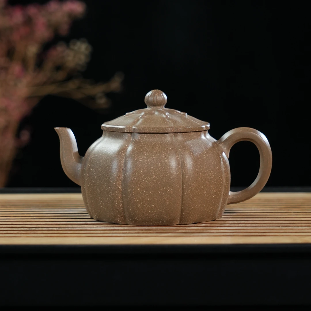 GS20-048   郑秋琴  宜兴手工紫砂  八方菊蕾