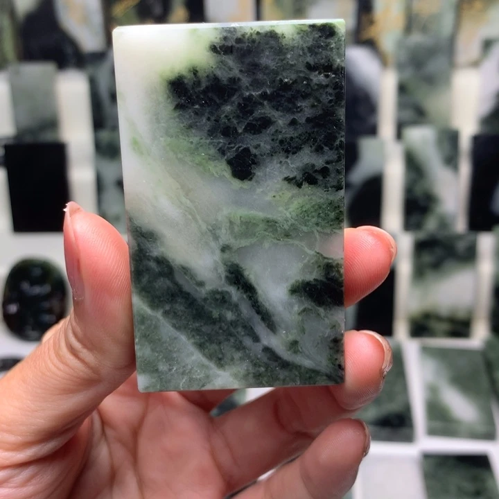 独山玉颈饰未镶嵌晟