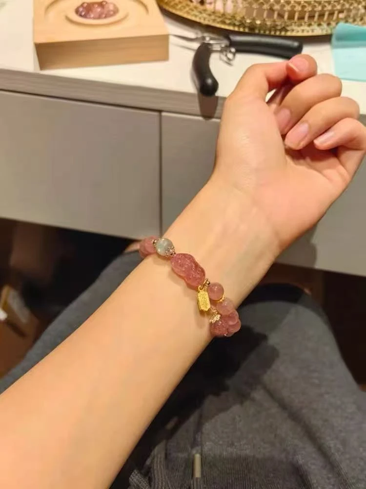 天然草莓晶貔貅原石手串水晶时尚设计女手链饰品