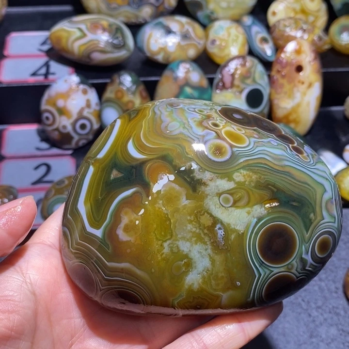 玛瑙/玉髓未镶嵌珠宝奇石