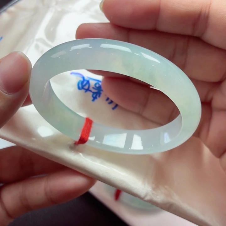 翡翠未镶嵌手镯（贵妃镯）天然缅甸A货翡翠（完美）