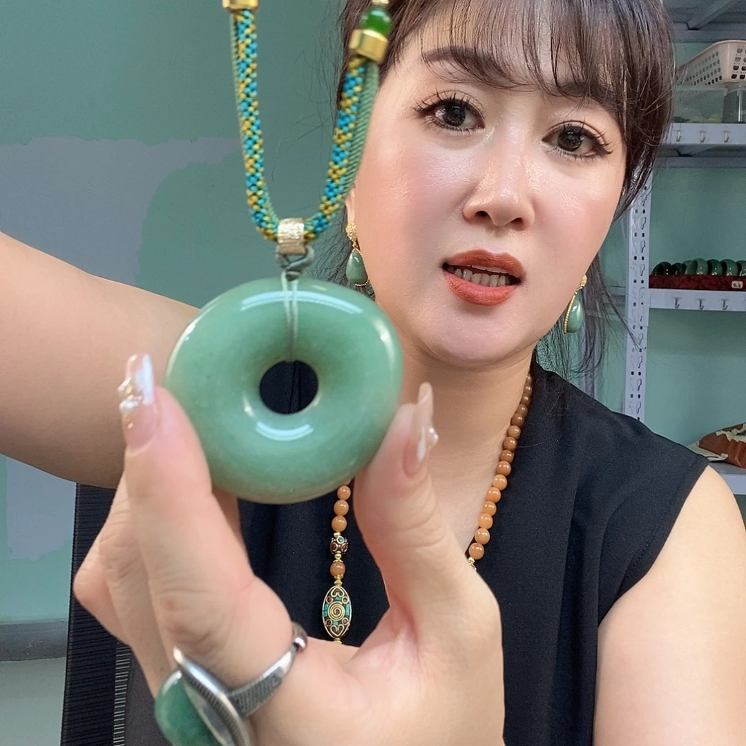 未镶嵌手镯石英质玉