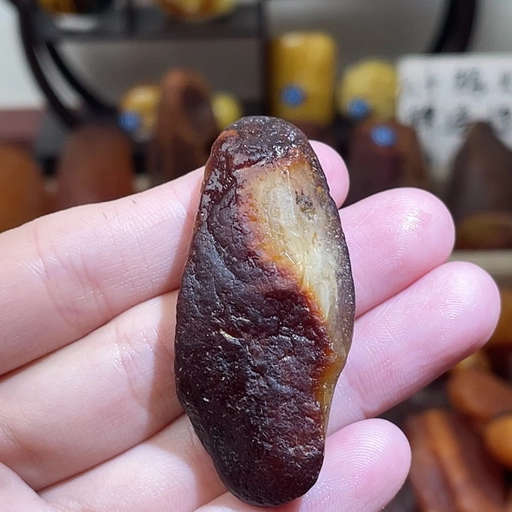 琥珀未镶嵌珠宝奇石吊坠
