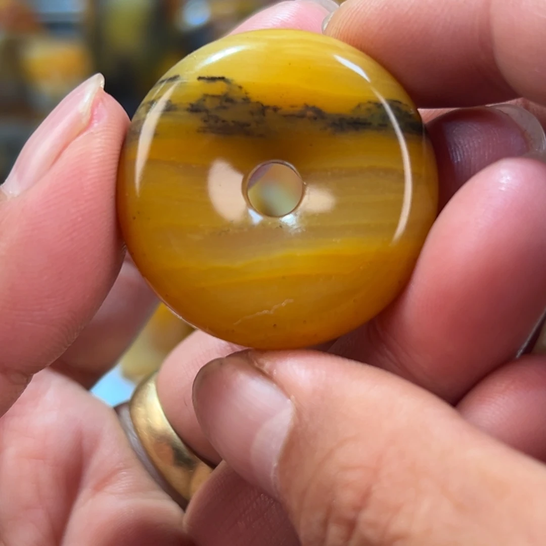 石英质玉（黄龙玉）合金颈饰