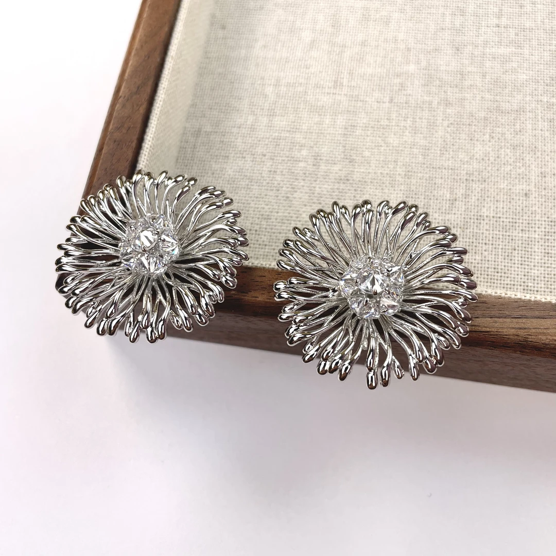 铜合金锆石耳饰 买三送一 1229 气质轻奢复古法式银色百搭耳钉