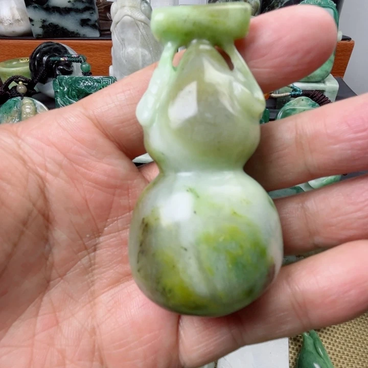 独山玉未镶嵌珠宝半成品