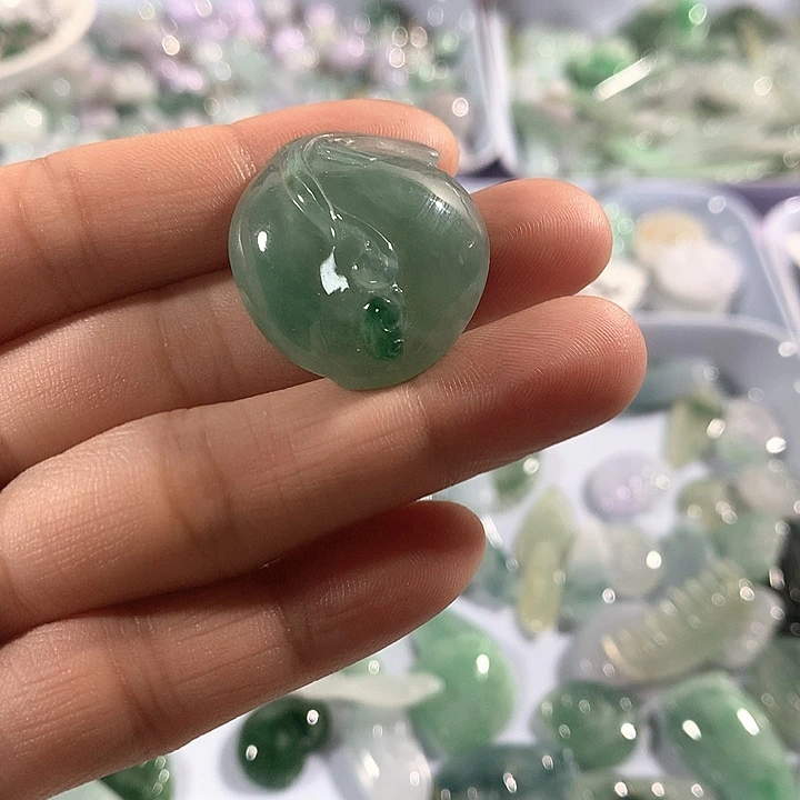 翡翠未镶嵌项圈吊坠