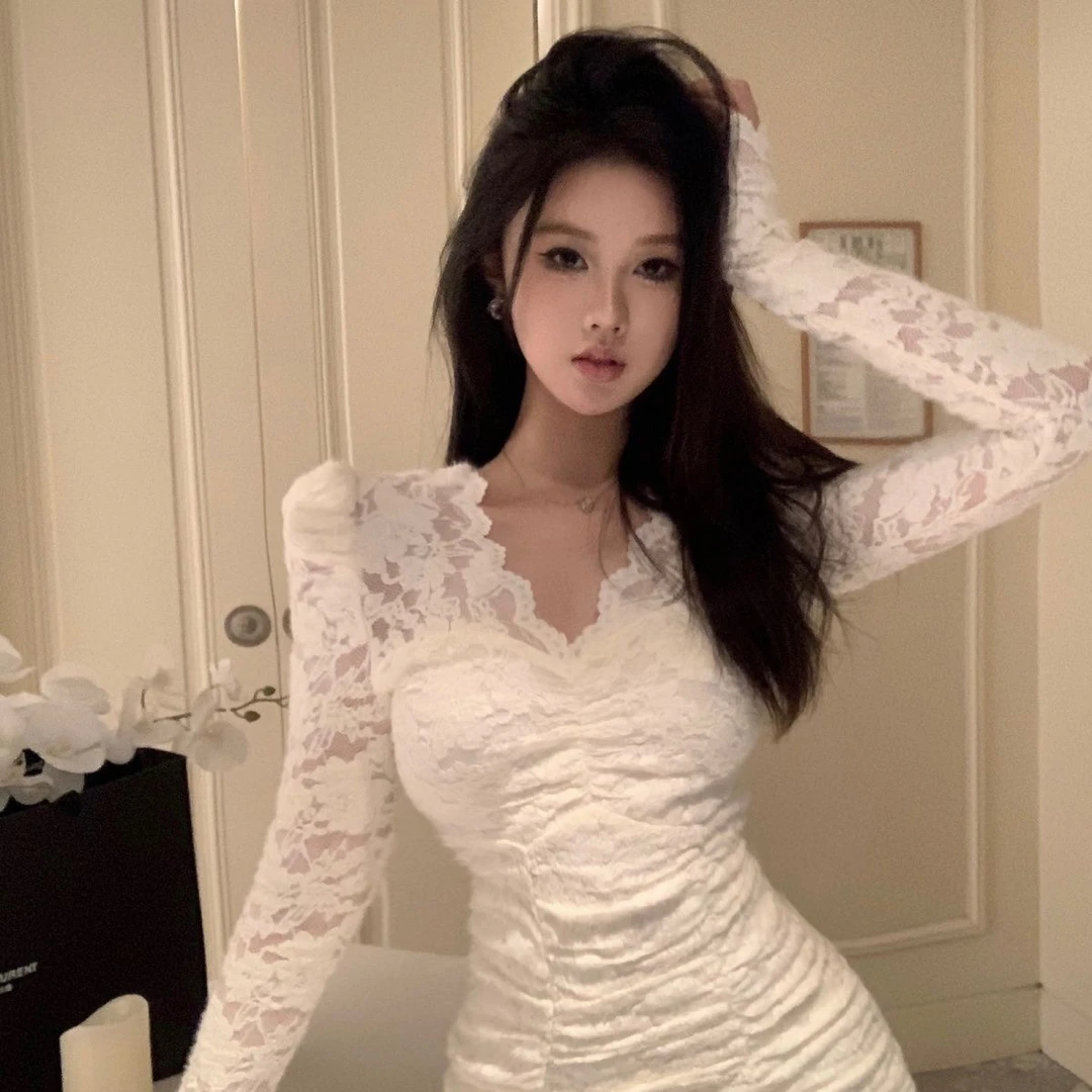 小香风女士包臀裙V领泡泡蕾丝秋冬季打底内搭褶皱收腰显瘦大码