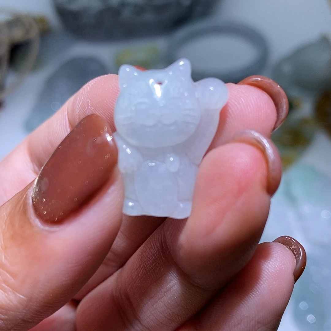 翡翠未镶嵌颈饰猫咪