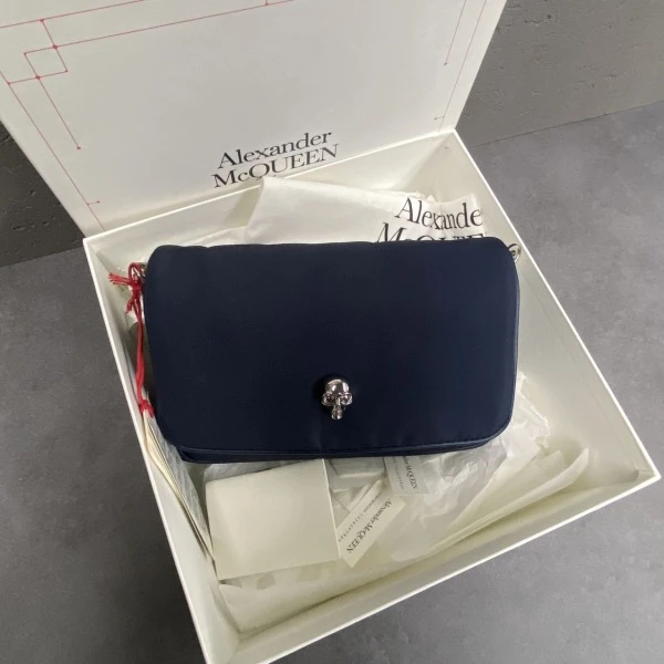 亚历山大麦昆/包包/未使用/市场价12000/250913PY0012