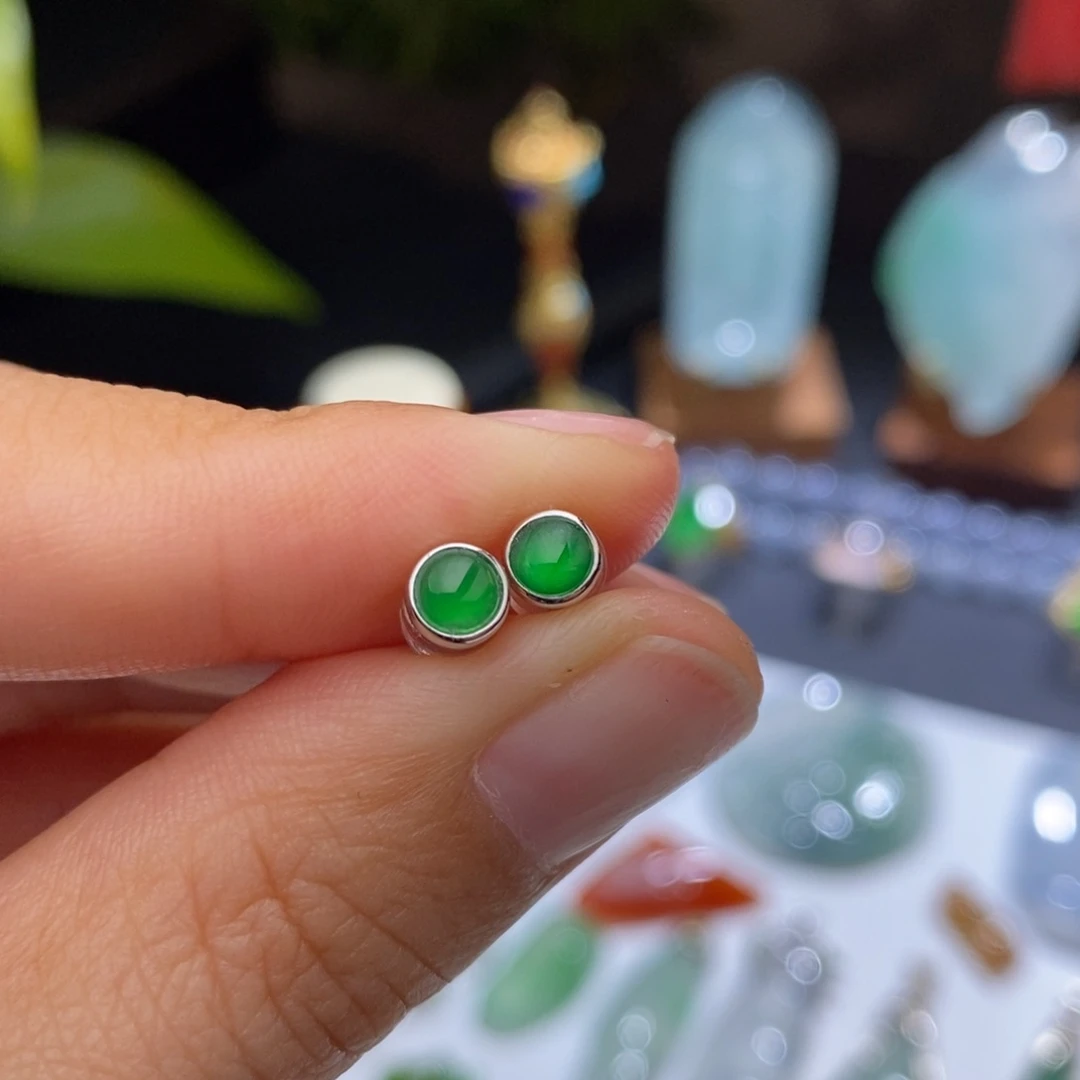 翡翠耳饰18K金镶嵌耳钉