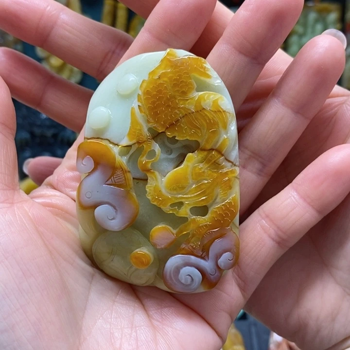 蛇纹石玉挂件未镶嵌