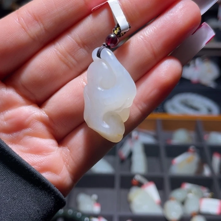 W***S和田玉未镶嵌手链