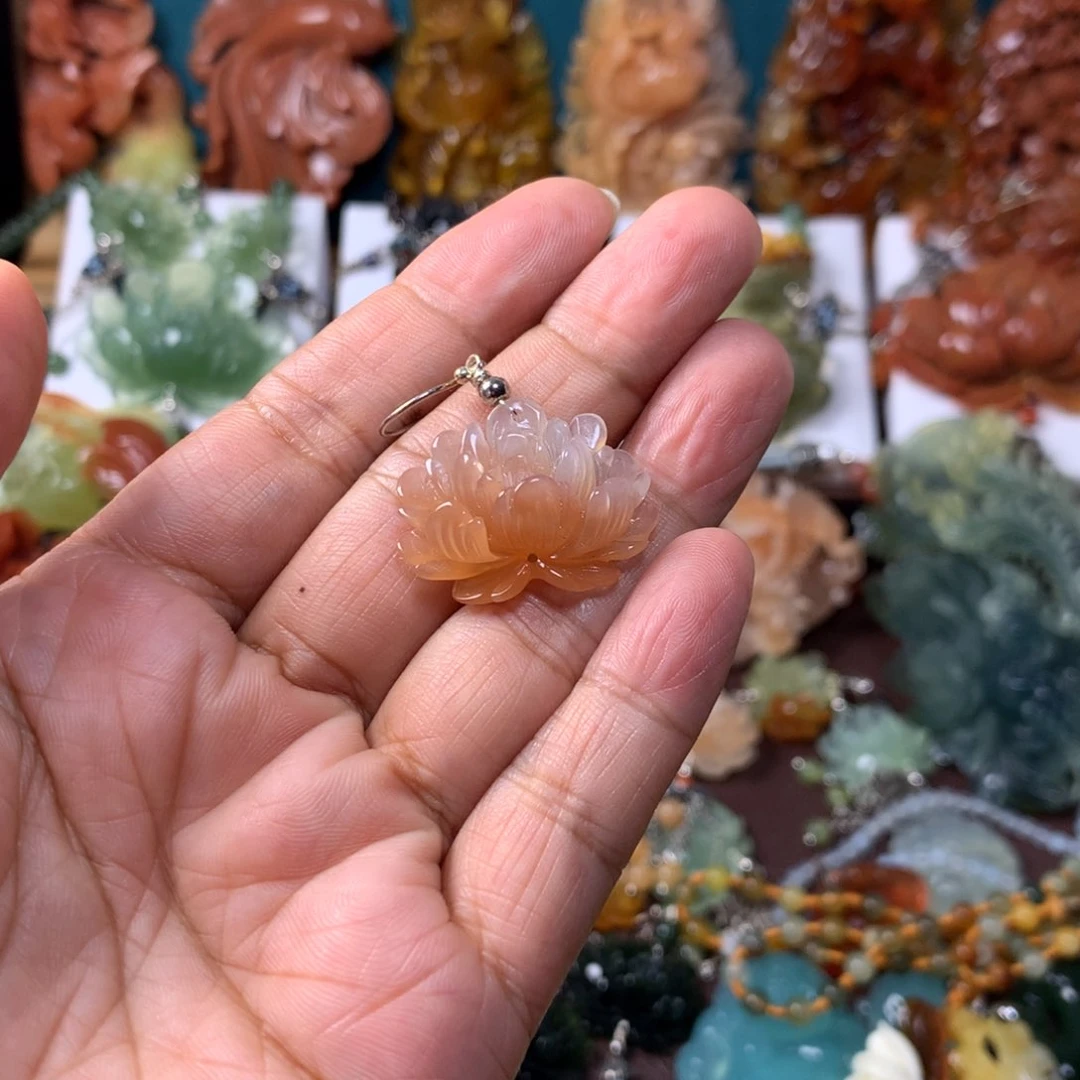 浮***）蛇纹石玉未镶嵌耳坠
