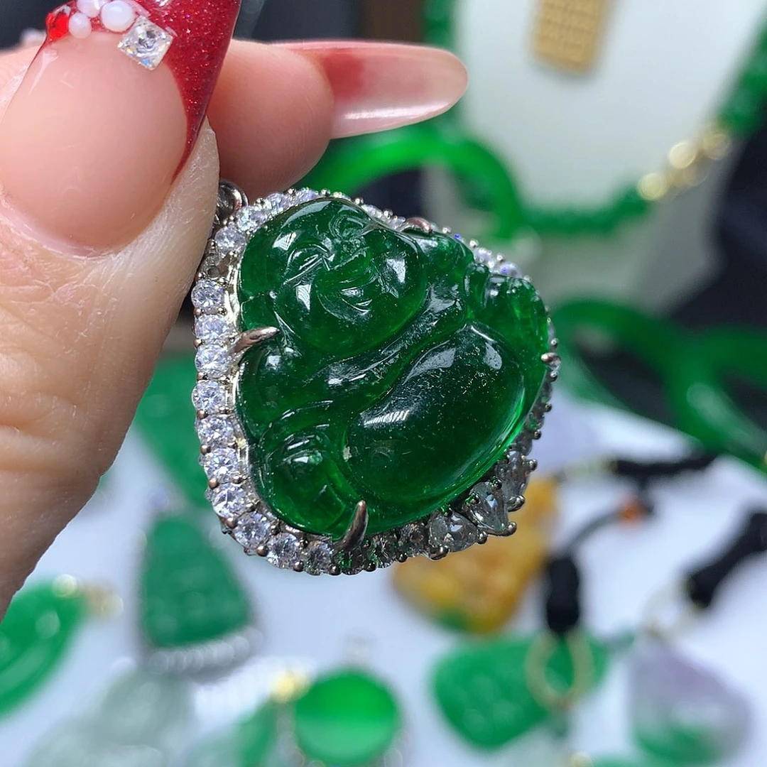 翡翠吊坠(赠链)未镶嵌