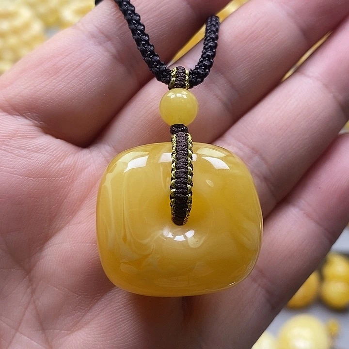 琥珀未镶嵌颈饰吊坠