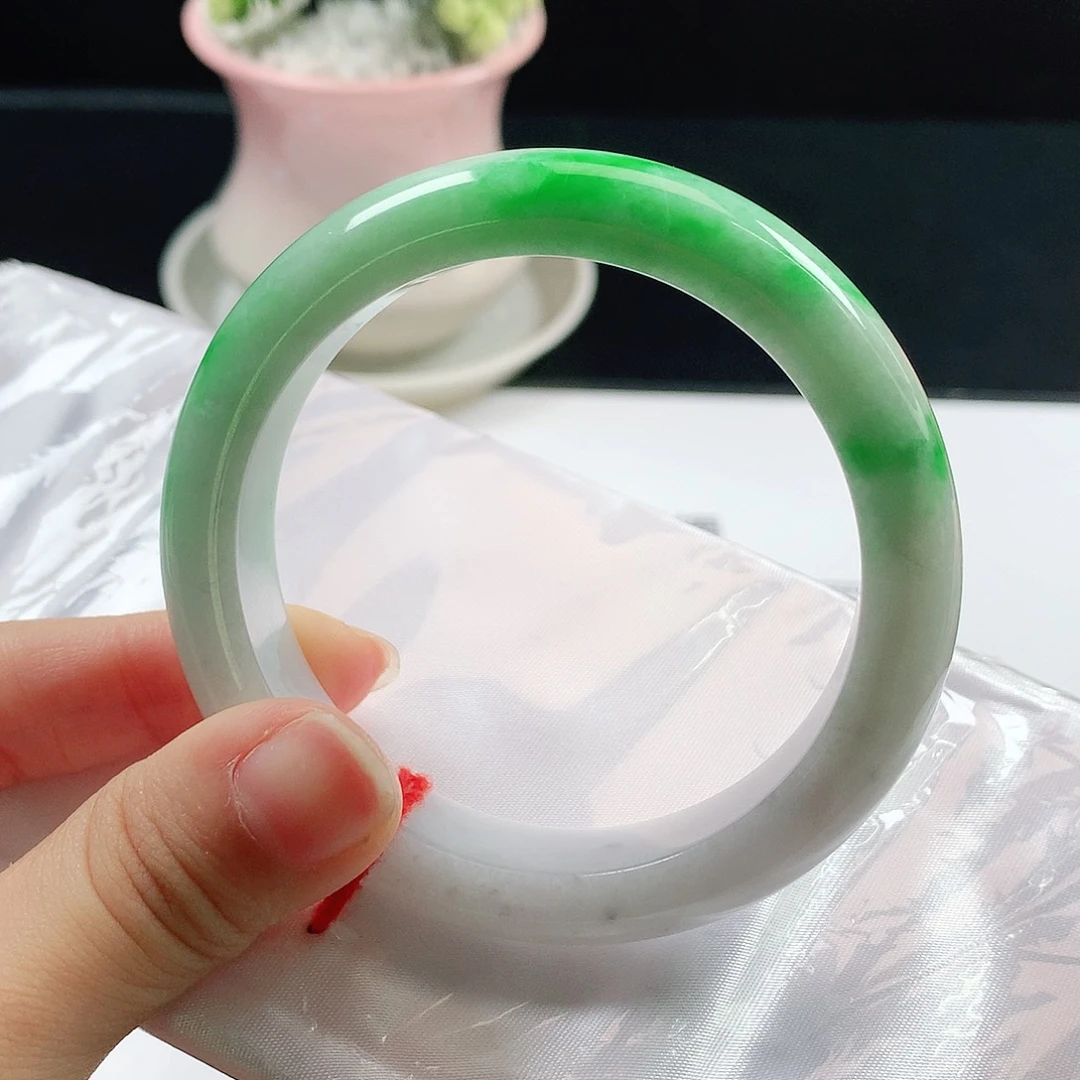 叶***桐翡翠未镶嵌手镯1555