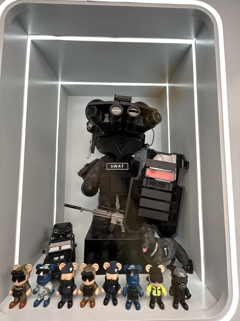 熊子路　大号T警超帅（52厘米） 警察系列摆件手工创意手办家居摆件