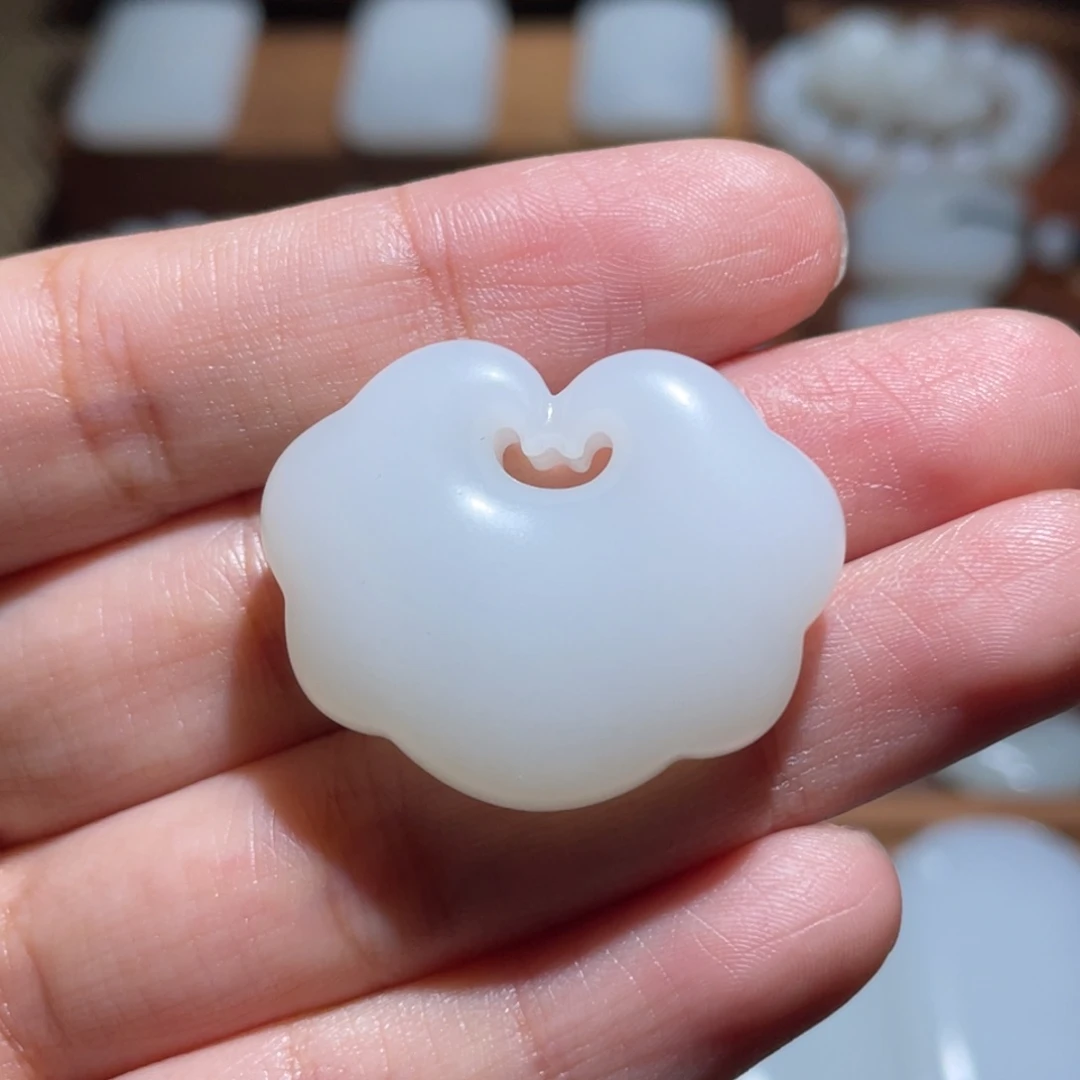 未镶嵌手链和田玉云朵锁