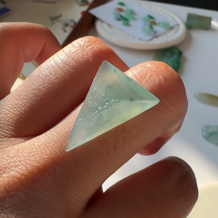 定制翡翠未镶嵌仿古牌