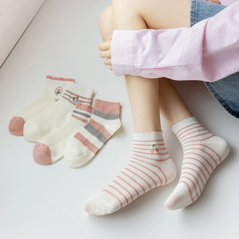 粉色袜子女短袜春季ins潮日系可爱棉袜小兔刺绣袜子诸暨