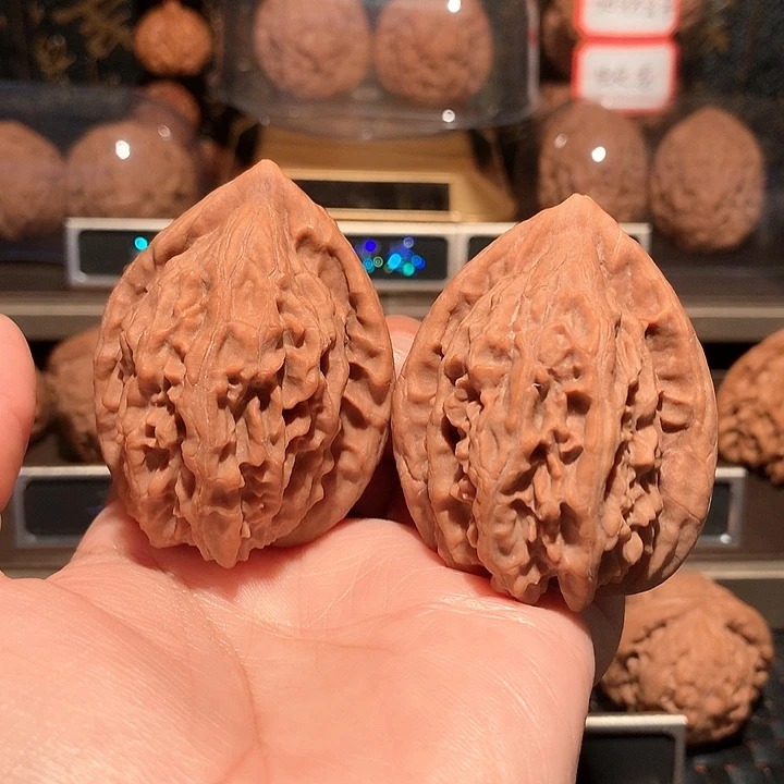 文玩核桃把件大红袍43尺肚45