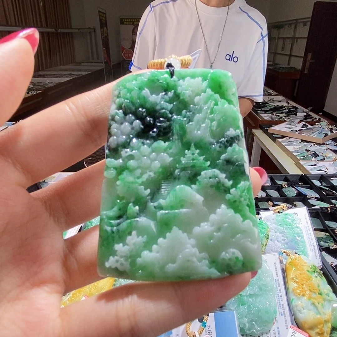 翡翠未镶嵌颈饰翡翠