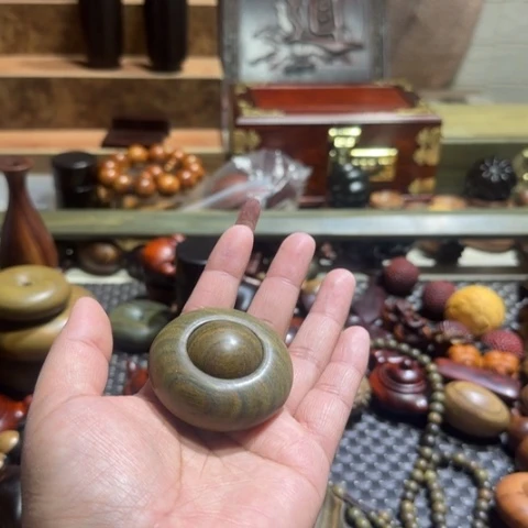 维腊木（绿檀）莲**心