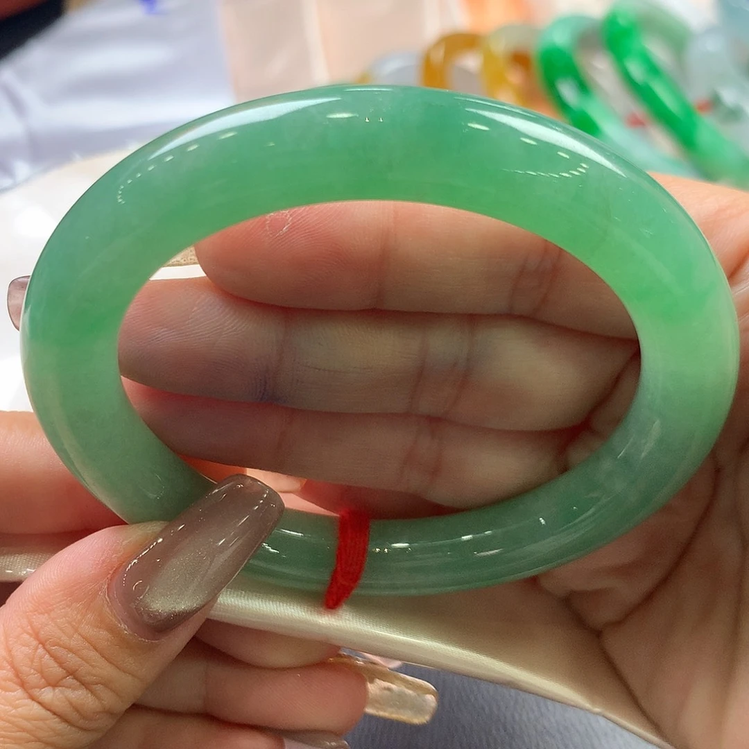 翡翠未镶嵌手镯57.7圆条