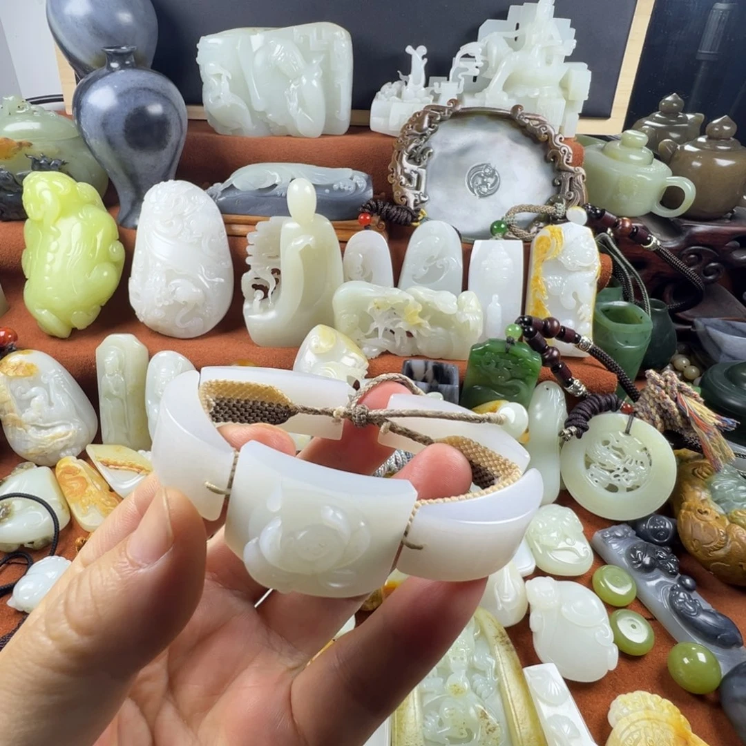 和田玉未镶嵌颈饰