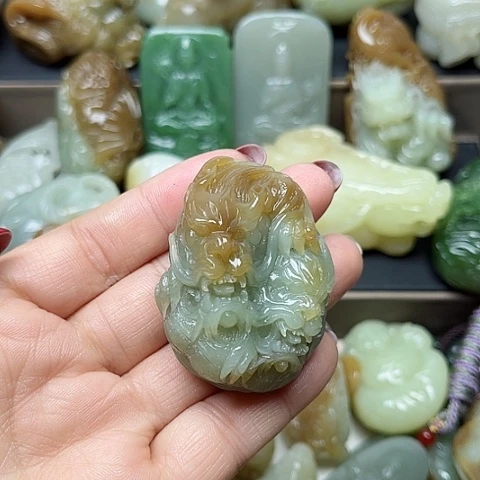 颈饰未镶嵌和田玉狼***哥