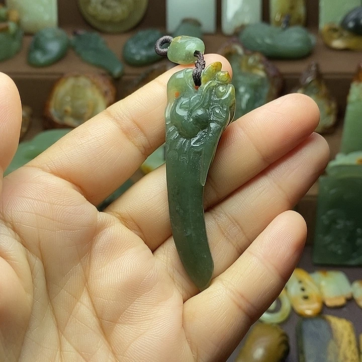 岫岩河磨玉（透闪石质玉）未镶嵌颈饰
